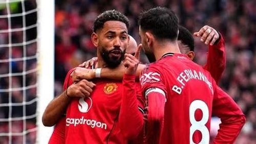 10. Manchester United khép lại top 10 tạo ra nhiều tranh cãi nhất. Sau mùa giải trước thất vọng, MU đã có sự hồi sinh rõ rệt. Dù vẫn tồn tại những vấn đề dưới thời Ruben Amorim, họ đang dần tìm lại sự ổn định và cạnh tranh ở nhóm đầu Premier League. Việc được Opta xếp trên nhiều đội bóng lớn cho thấy hệ thống đánh giá cao phong độ gần đây hơn là quá khứ.