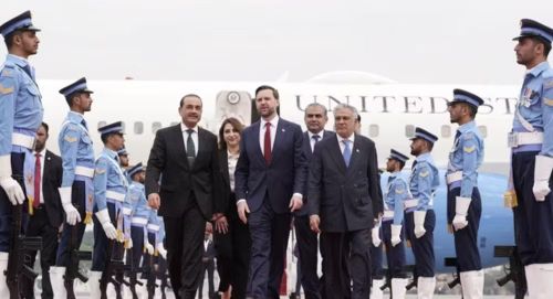 Theo phía Mỹ, nút thắt lớn nhất nằm ở yêu cầu Iran phải cam kết chấm dứt chương trình hạt nhân quân sự và không phát triển năng lực cho phép nhanh chóng chế tạo vũ khí hạt nhân. Ông Vance nhấn mạnh đây là “đề nghị cuối cùng và tốt nhất” mà Mỹ mang tới bàn đàm phán.
