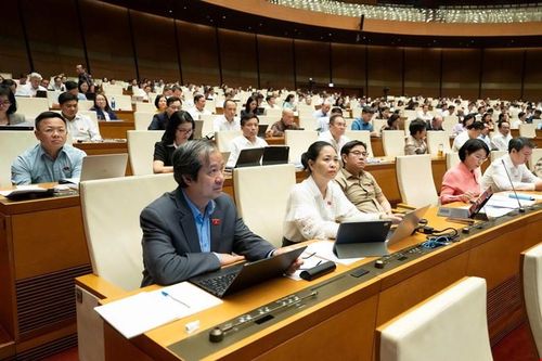 Các đại biểu Quốc hội Đoàn Hà Nội tham dự phiên thảo luận