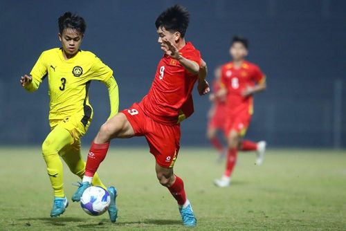 U17 Việt Nam (áo đỏ) rơi vào một bảng đấu khó