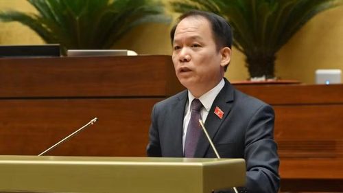 Bộ trưởng Tư pháp Hoàng Thanh Tùng giải trình trước Quốc hội về các nội dung đại biểu quan tâm. (Ảnh: THỦY NGUYÊN)