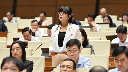 Đại biểu Trịnh Thị Tú Anh (Đoàn Lâm Đồng). (Ảnh: THỦY NGUYÊN)