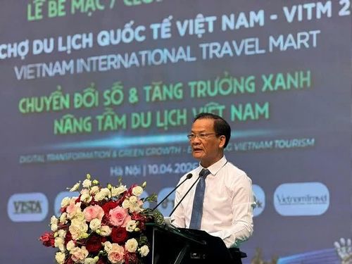 Phó Chủ tịch Hiệp hội Du lịch Việt Nam Nguyễn Hồng Hải phát biểu bế mạc. (Ảnh: Hải Nam)