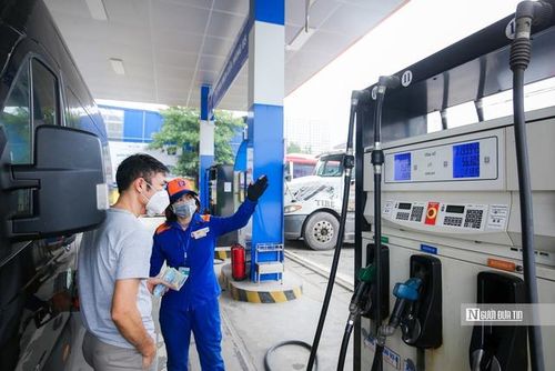 Quốc hội chốt giảm thuế với xăng, dầu về 0 đến hết tháng 6/2026 (Ảnh: Hữu Thắng).