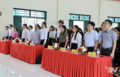 Các đại biểu tham dự.