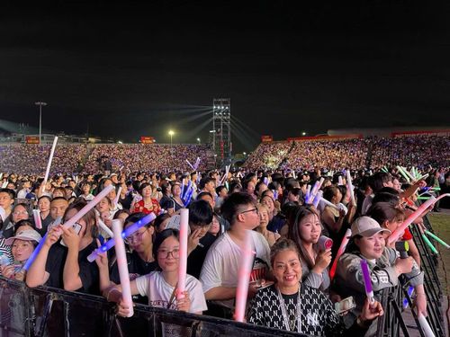 Hàng chục nghìn khán giả tham dự chương trình "Thanh âm kỷ nguyên mới".