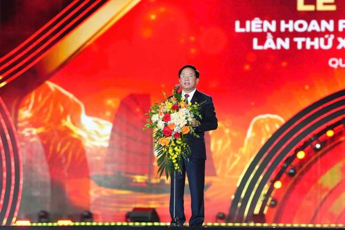 Trưởng Ban Tuyên giáo và Dân vận Trung ương Trịnh Văn Quyết phát biểu tại liên hoan.