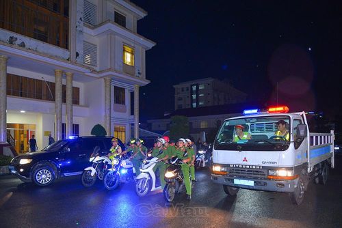 Tổ công tác 238 ra quân tuần tra ban đêm, kiểm soát, giữ vững an ninh trật tự trên địa bàn.