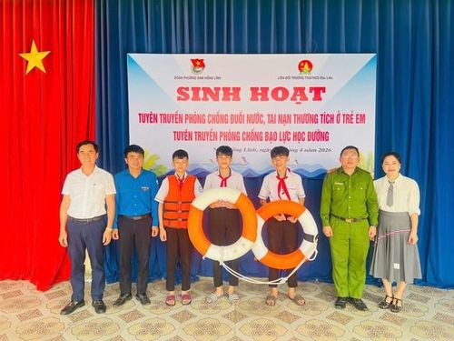 Em Nguyễn Minh Anh, học sinh Trường Tiểu học Thị trấn Phố Châu chia sẻ, qua buổi tuyên truyền, em được học nhiều kiến thức bổ ích về phòng, chống đuối nước, biết cách nhận diện những nơi nguy hiểm và cách sử dụng các vật dụng như can nhựa, dây thừng để hỗ trợ cứu người. "Em thấy những kỹ năng này rất cần thiết và sẽ nhắc nhở bạn bè, người thân cùng thực hiện để đảm bảo an toàn”, Minh Anh cho hay.