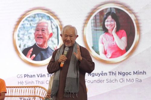 GS. Phan Văn Trường cho rằng dân tộc có nhiều sách sẽ là dân tộc đứng đầu thế giới.