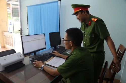 Đối chiếu nguồn gốc, lịch sử mua bán và sử dụng các phương tiện vận tải.