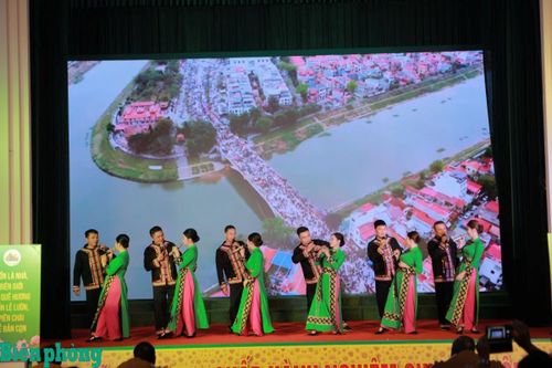 Tiết mục văn nghệ chào mừng khai mạc Hội thi tiếng dân tộc Tày trong Bộ đội Biên phòng năm 2026. Ảnh: Vi Toàn