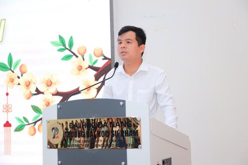 Anh Lê Vũ Trường Sơn, Phó Bí thư Đoàn, Phó Chủ tịch Hội Sinh viên Trường Đại học Sư phạm - Đại học Đà Nẵng là giảng viên trẻ tiêu biểu trong phong trào chuyển đổi số nhà trường. Ảnh: NVCC