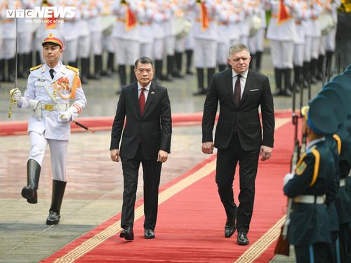 Thủ tướng Slovakia là nhà lãnh đạo nước ngoài đầu tiên Thủ tướng Lê Minh Hưng đón tiếp trên cương vị mới.