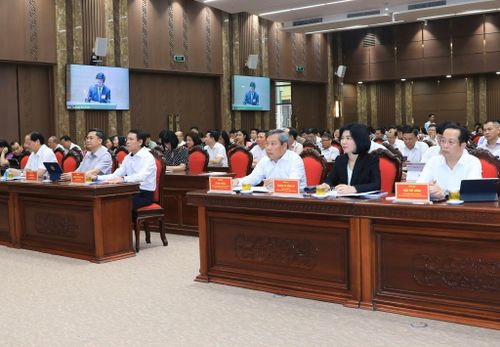Các đại biểu tham dự hội nghị tại điểm cầu Thành ủy Hà Nội. Ảnh: Quang Thái