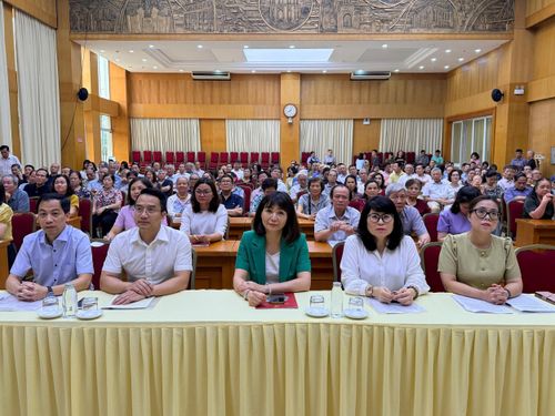 Các đại biểu tham dự hội nghị tại điểm cầu phường Hoàn Kiếm. Ảnh: Kiều Trang 