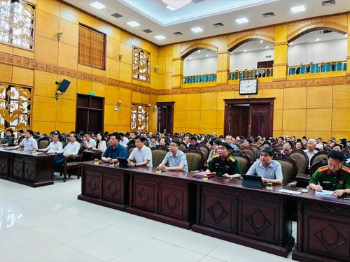 Các đại biểu tham dự hội nghị tại điểm cầu phường Tây Hồ. Ảnh: Hồng Nhung