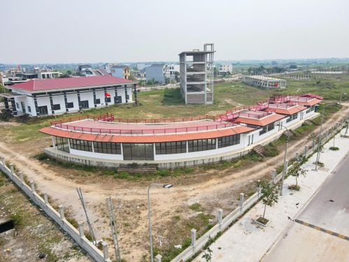 Đến ngày 11/12/2014, UBND tỉnh Thanh Hóa cấp giấy chứng nhận đầu tư số 26121000146 cho DN Sơn Thái Thành được thực hiện dự án Trung tâm dạy nghề y tá, điều dưỡng quốc tế. Ảnh: Đình Minh