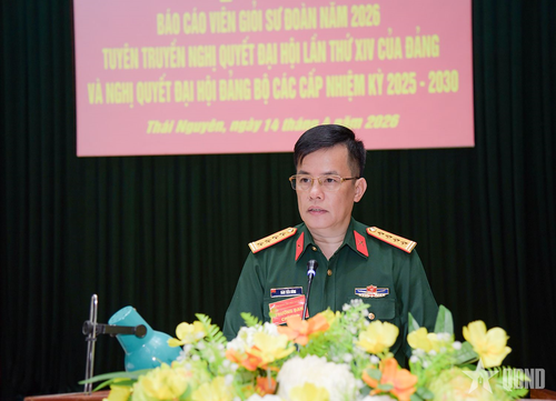 Đại tá Đàm Tiến Dũng, Bí thư Đảng ủy, Chính ủy Sư đoàn 346 phát biểu khai mạc hội thi.