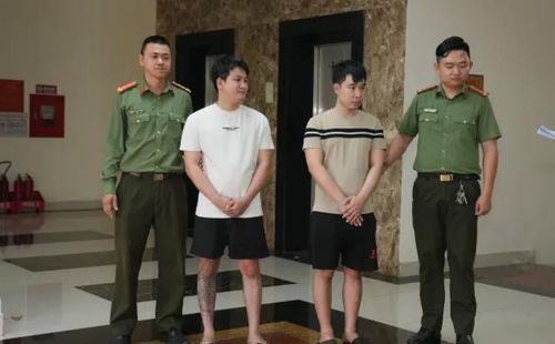 Cơ quan An ninh điều tra Công an tỉnh Quảng Trị tống đạt quyết định khởi tố vụ án, bị can Trần Quang Trọng, Nguyễn Minh Thuận.