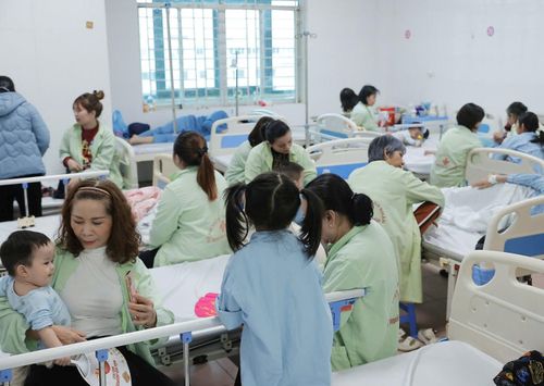  Bộ Y tế đề nghị các địa phương đẩy mạnh các biện pháp phòng chống dịch TCM và SXH 