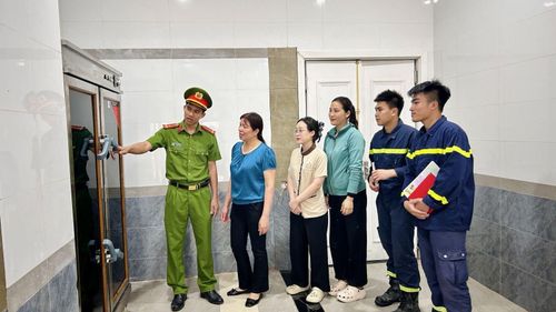 Tập huấn cho các chủ cơ sở, nhân viên các biện pháp ứng phó khi có hỏa hoạn