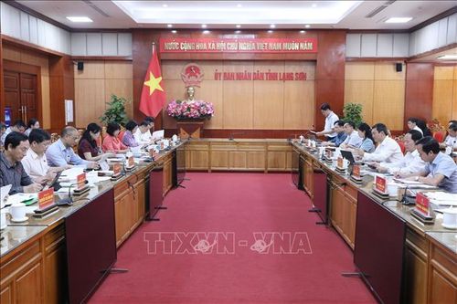 Quang cảnh buổi làm việc.