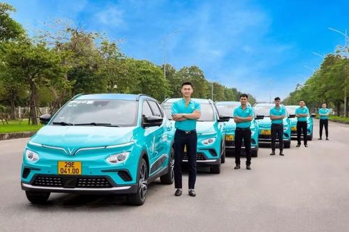 Bà Phạm Thu Hương (vợ ông Phạm Nhật Vượng) hiện đảm nhiệm vị trí Chủ tịch HĐQT CTCP Di chuyển Xanh và Thông minh.