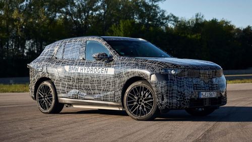 BMW iX5 Hydrogen 2028.
