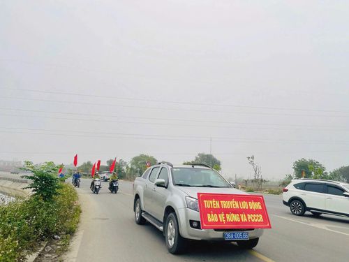 Hạt Kiểm lâm thành phố Thanh Hóa tổ chức tuyên truyền BVR, PCCCR lưu động.