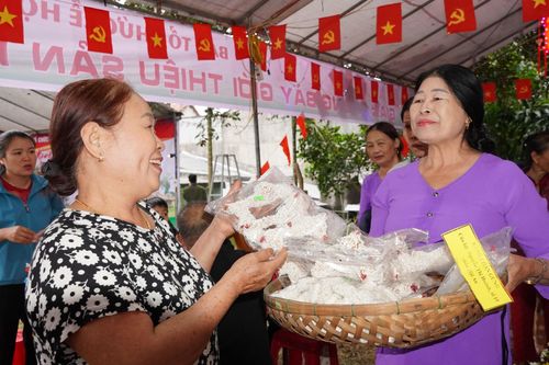 Bánh trái truyền thống của địa phương sẽ được trưng bày, giới thiệu tại lễ hội. Ảnh: DIỄM LỆ