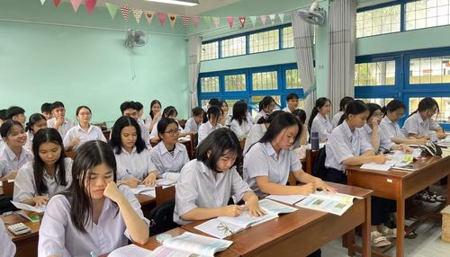 Học sinh Trường THPT số 1 Phù Cát (xã Phù Cát) chú trọng công tác bồi dưỡng học sinh giỏi. Ảnh: H.Đ