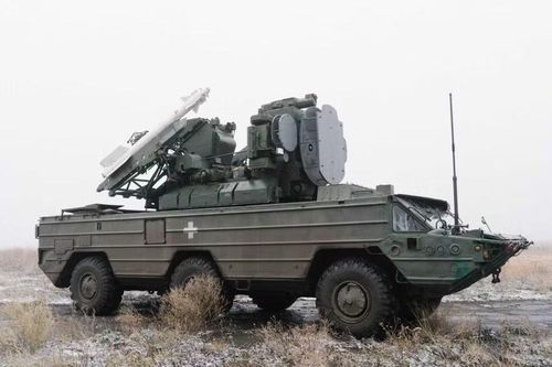 Hệ thống phòng không Osa-AKM của Quân đội Ukraine với tên lửa không đối không R-73.