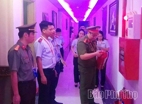 Đoàn kiểm tra các hoạt động kinh doanh, lưu trú, an toàn thực phẩm, phòng, chống cháy nổ tại Khách sạn Mường Thanh.