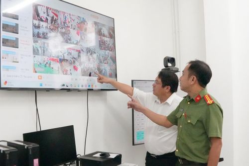 Hệ thống camera giám sát từ xa tại phường Tân Sơn Nhất, TP. Hồ Chí Minh. Ảnh: Thạc Hiếu