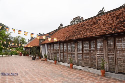 Các công trình chính của chùa hiện nay nằm tập trung trong một quần thể kiến trúc gần như khép kín. Ảnh: Phùng Nguyện.