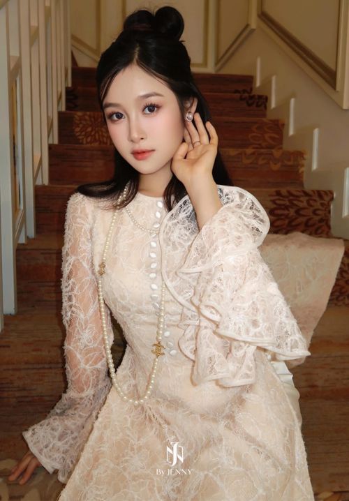 “Nhiều người thắc mắc âm nhạc nằm ở đâu trong định hướng của Ngọc. Ngọc khẳng định ca hát là đam mê lớn nhất. Lần trở lại này đánh dấu một Bảo Ngọc trưởng thành hơn, biết trăn trở hơn với nghề”, Bảo Ngọc tâm sự.
