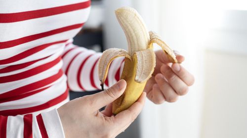 Để giảm mỡ hiệu quả, ăn chuối chín là trước hoặc sau vận động nhẹ.