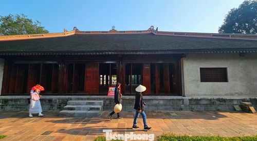 Nhà hát trong giai đoạn hoàn thiện trùng tu. Ảnh: Ngọc Văn.