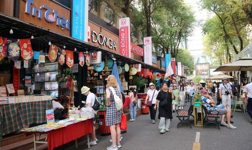 Một góc Đường Sách TP.HCM trên đường Nguyễn Văn Bình, phường Sài Gòn
