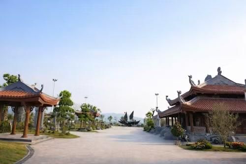 Di tích bến phà Gianh II nhìn từ hướng bắc vào nam.