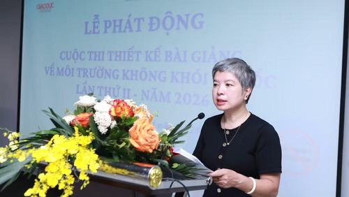 Phó Tổng Biên tập Báo Giáo dục và Thời đại Dương Thị Thanh Hương phát biểu ý kiến.