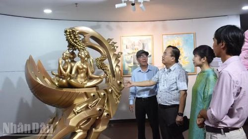 Họa sĩ, nhà điêu khắc Đinh Gia Thắng chia sẻ về tác phẩm "Cầu An” - Khát vọng hòa bình của nhân loại thế kỷ 21.