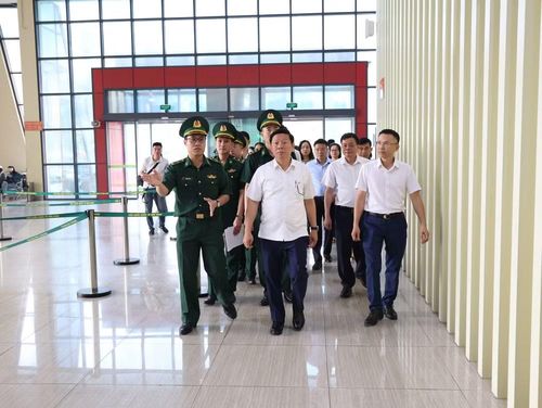 Đoàn công tác khảo sát tại Cửa khẩu Quốc tế Hữu Nghị.