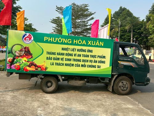 Ra quân tuyên truyền, nâng cao nhận thức về công tác bảo đảm an toàn vệ sinh thực phẩm.