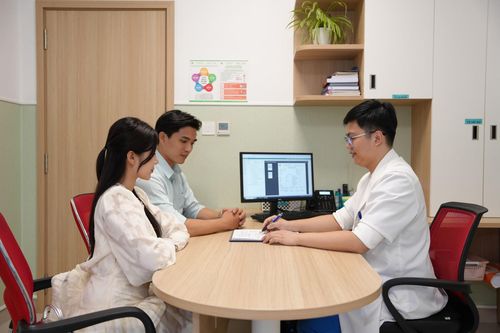 Ứng dụng hiệu quả kỹ thuật tiên tiến trong phác đồ điều trị IVF cá thể hóa. Ảnh minh họa