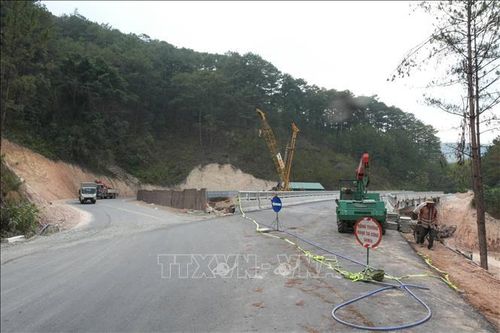 Công trình cầu cạn Xuân Hương sau khi hoàn thành sẽ thay thế cho đoạn đường tránh điểm sạt lở hiện hữu trên đèo Mimosa.