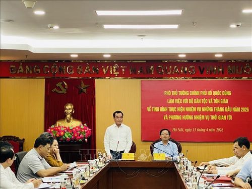 Bộ trưởng Bộ Dân tộc và Tôn giáo Nguyễn Đình Khang phát biểu.