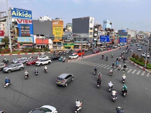 TP. Hồ Chí Minh tiếp tục chuỗi ngày nắng nóng.