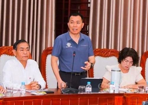 Các doanh nghiệp trao đổi thông tin, ý kiến tại buổi làm việc.